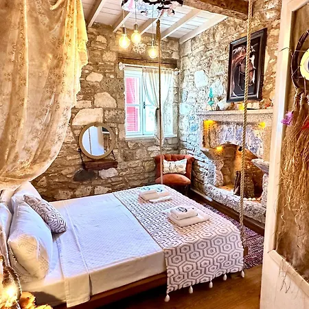 Marissa Boutique Чешме