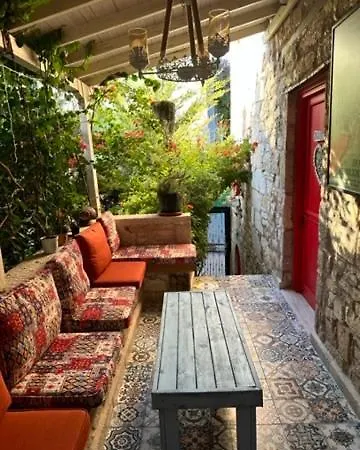 Marissa Boutique Hotel 2*