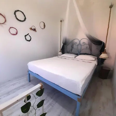 Marissa Boutique Готель Чешме